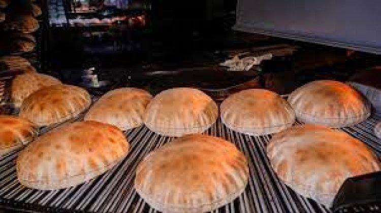 استهلاك السوريين للخبز يزيد أكثر من المتوقع بعدما طال الغلاء كل شيء آخر