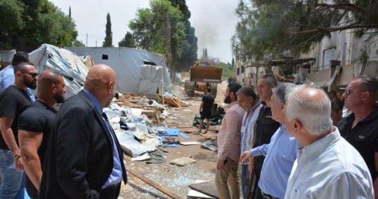 السلطات اللبنانية تهدم مخيم للاجئين السوريين