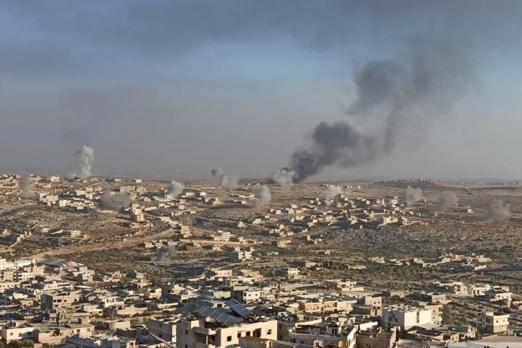 قوات النظام السوري تقصف بالمدفعية والصواريخ مدينة دارة عزة بريف حلب الغربي