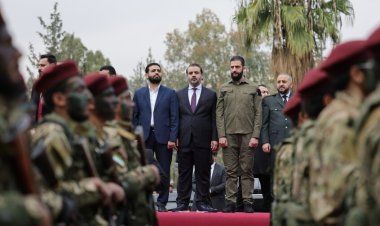 بحضور الرئيس أحمد الشرع… عرض عسكري في دمشق بمشاركة الطيران المروحي