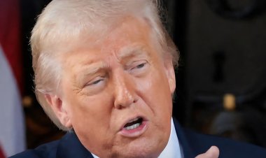 ترامب يدعو المتظاهرين الإيرانيين للسيطرة على المؤسسات في إيران  ترمب للمحتجين في إيران:   "اجعلوا إيران عظيمة مرة أخرى"