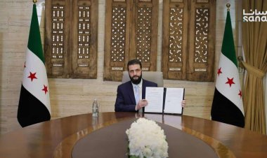 السيد الرئيس يوقع  اتفاقية وقف إطلاق النار