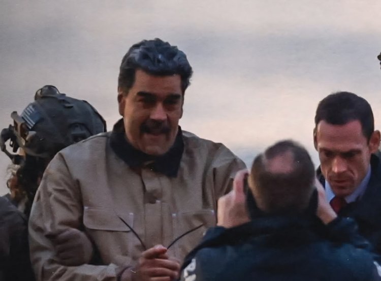 عاجل | نيويورك تايمز: مادورو قال للقاضي إنه لم يطلع على لائحة الاتهام قبل مثوله أمام المحكمة وإنه لا يعلم حقوقه