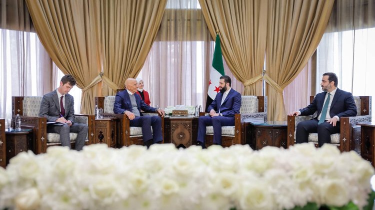 استقبل السيد الرئيس أحمد الشرع اليوم في دمشق المبعوث الأمريكي الخاص إلى سوريا توماس باراك