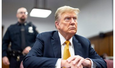 نيويورك تايمز: ترمب يلوّح بإبقاء خيار الهجوم العسكري على إيران مطروحاً