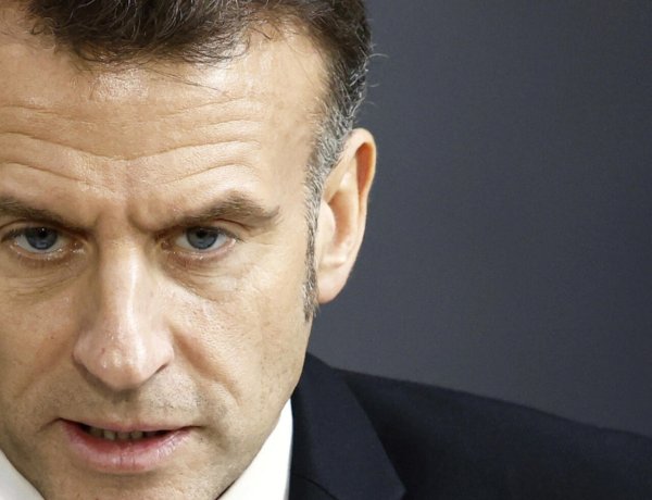 إيمانويل ماكرون : فرنسا ستنشر ثماني سفن حربية وحاملة طائرات واحدة وحاملتي  طائرات بدون طيار إلى الشرق الأوسط كجزء من تعزيز عسكري كبير وسط تصاعد النزاع الإقليمي.