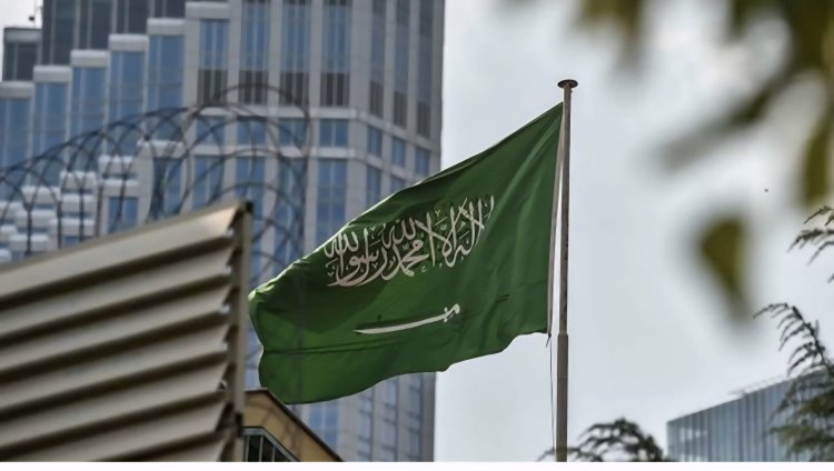 عاجل | وزارة الدفاع السعودية: اعتراض وتدمير 8 مسيرات بعد دخولها للمجال الجوي