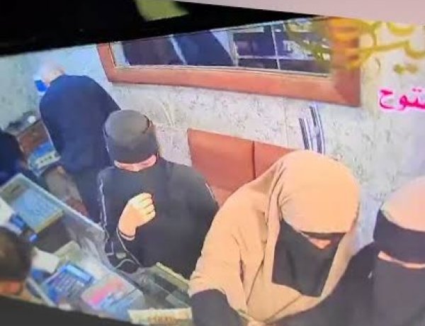 سرقة ستاند ذهب من محل مجوهرات في سوق الذهب بمدينة الدانا بريف إدلب