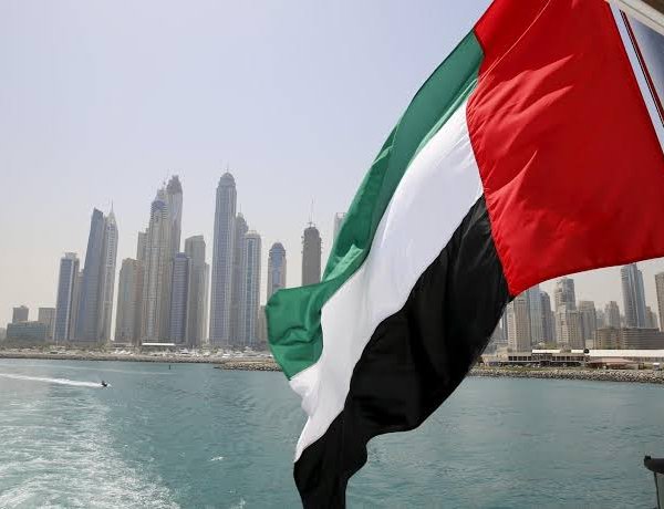 الإمارات تحظر سفر مواطنيها إلى إيران ولبنان والعراق