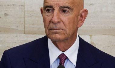 رويترز: توم باراك يصف الغارات الإسرائيلية على مطار أبو الظهور بـ«التصعيد غير الضروري»