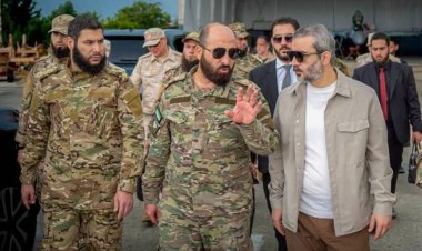 الشيباني يتفقد مطار اللاذقية الدولي ويجتمع مع مسؤولين روس