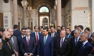 ئيس الوزراء العراقي يتبرع بـ10 ملايين دولار لمرقد السيدة زينب والجامع الأموي في دمشق