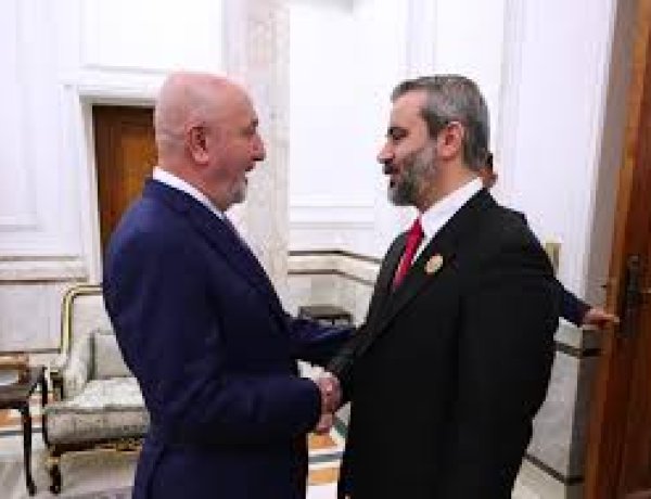 الرئيس العراقي نزار آميدي يستقبل وزير الخارجية السوري أسعد الشيباني في بغداد