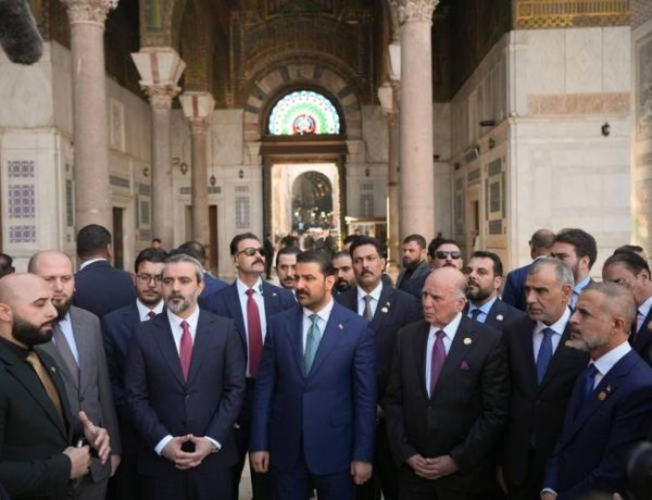 ئيس الوزراء العراقي يتبرع بـ10 ملايين دولار لمرقد السيدة زينب والجامع الأموي في دمشق